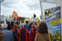 b_215_215_16777215_0_0_images_stories_akt13_130309-demo-fukushima_Bilder_2013-03-09-fukushima-demo-neckarwestheim_026.jpg