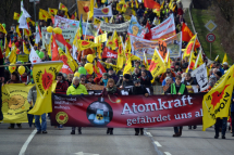 b_215_215_16777215_0_0_images_stories_akt16_160306-demo-fukushima-5_160306-demo-neckarwestheim.jpg