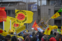 b_215_215_16777215_0_0_images_stories_akt16_160306-demo-fukushima-5_kundgebung.jpg